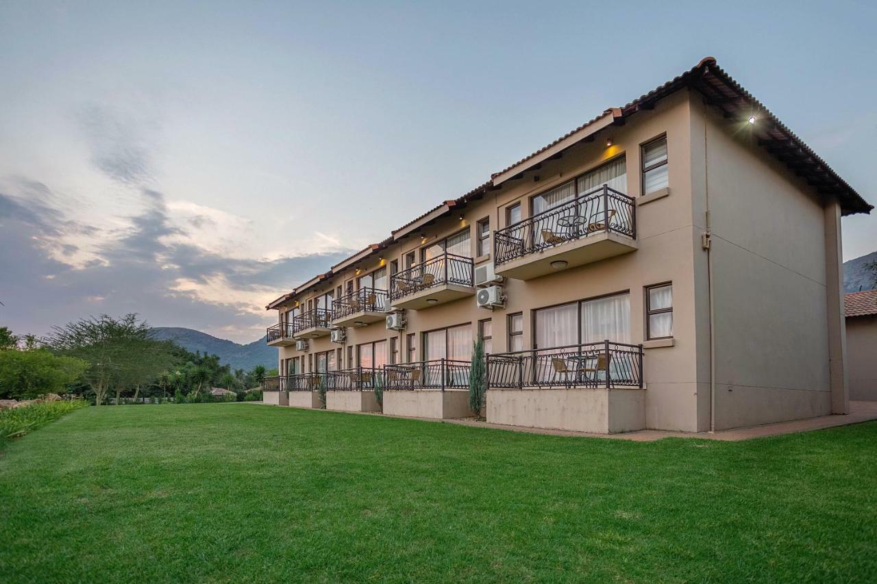 Three Oaks And An Aloe Boutique Hotel Hartbeespoort Buitenkant foto