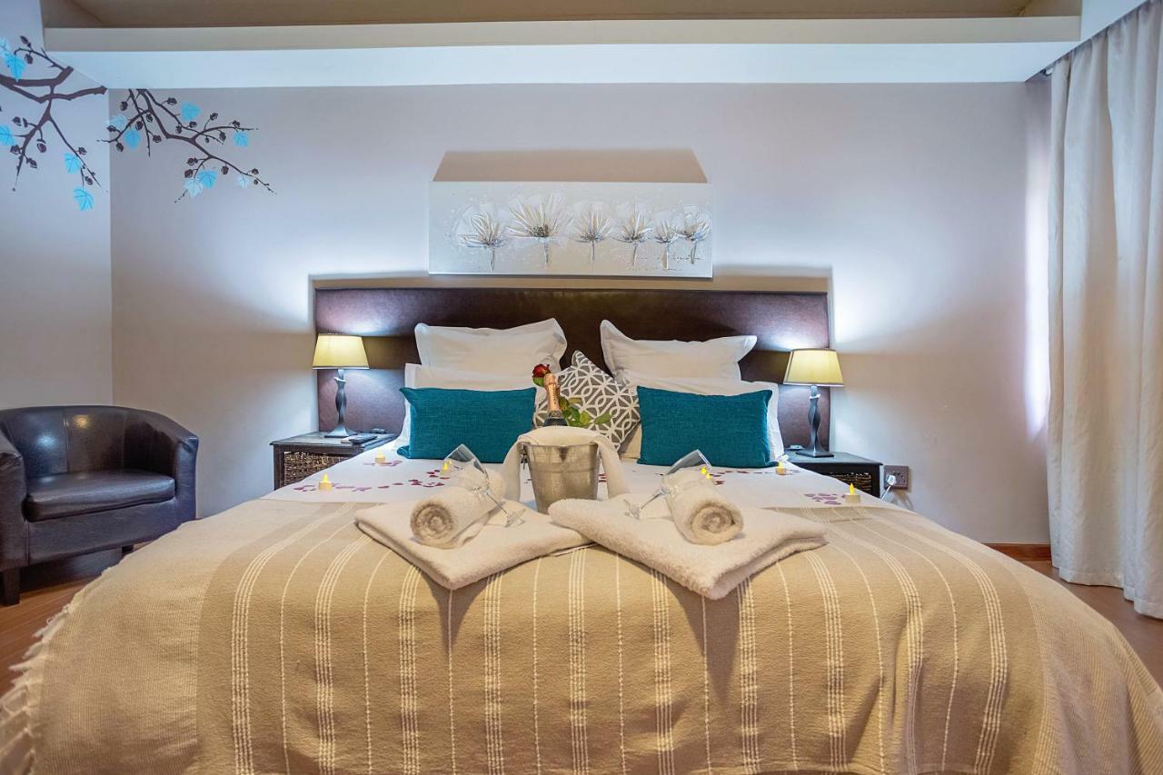 Three Oaks And An Aloe Boutique Hotel Hartbeespoort Buitenkant foto